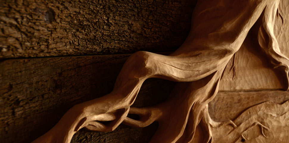 Sculpture tronc d'arbre avec racines