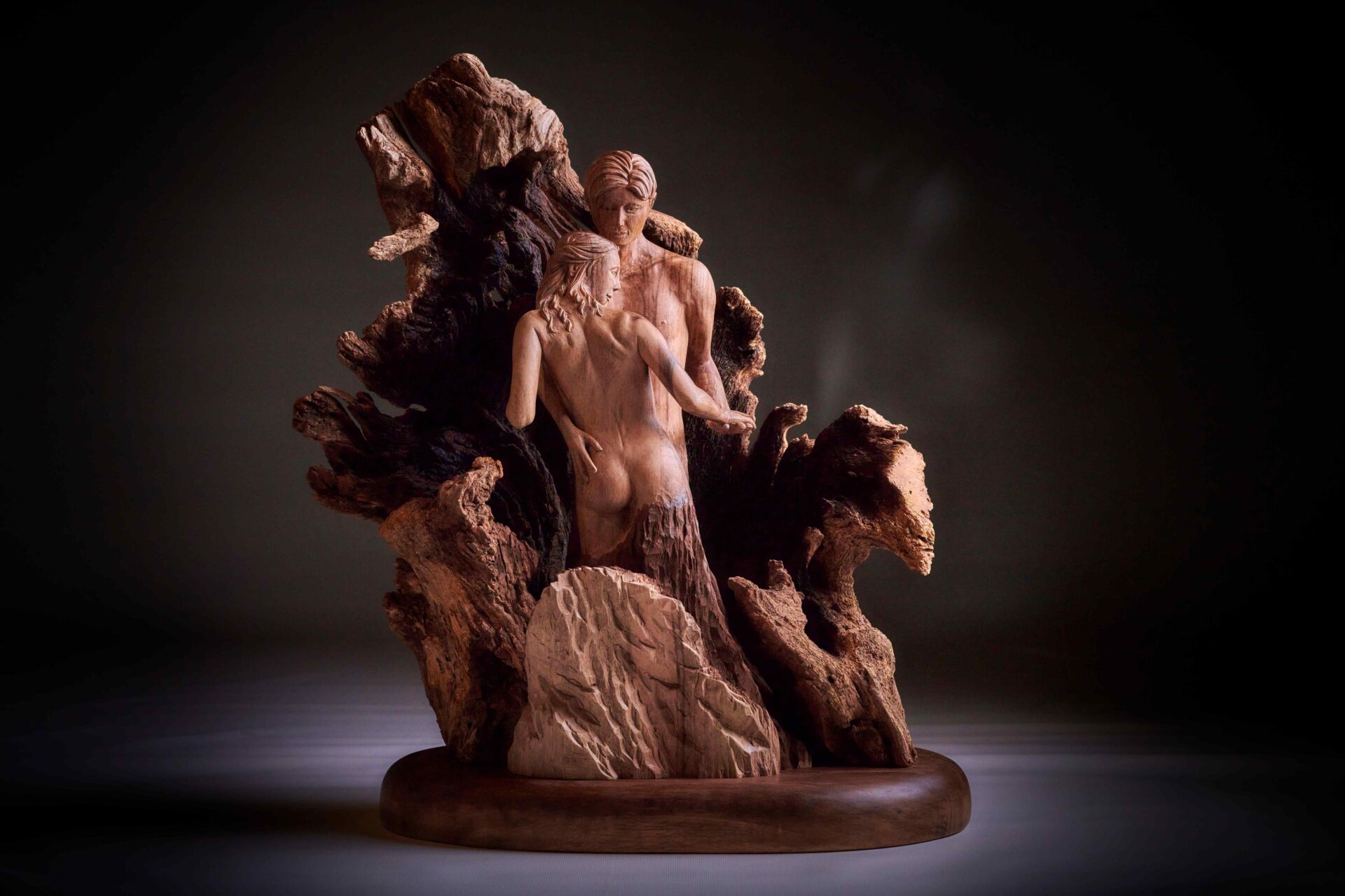 Sculpture symbolisant l’amour et la naissance d’un couple