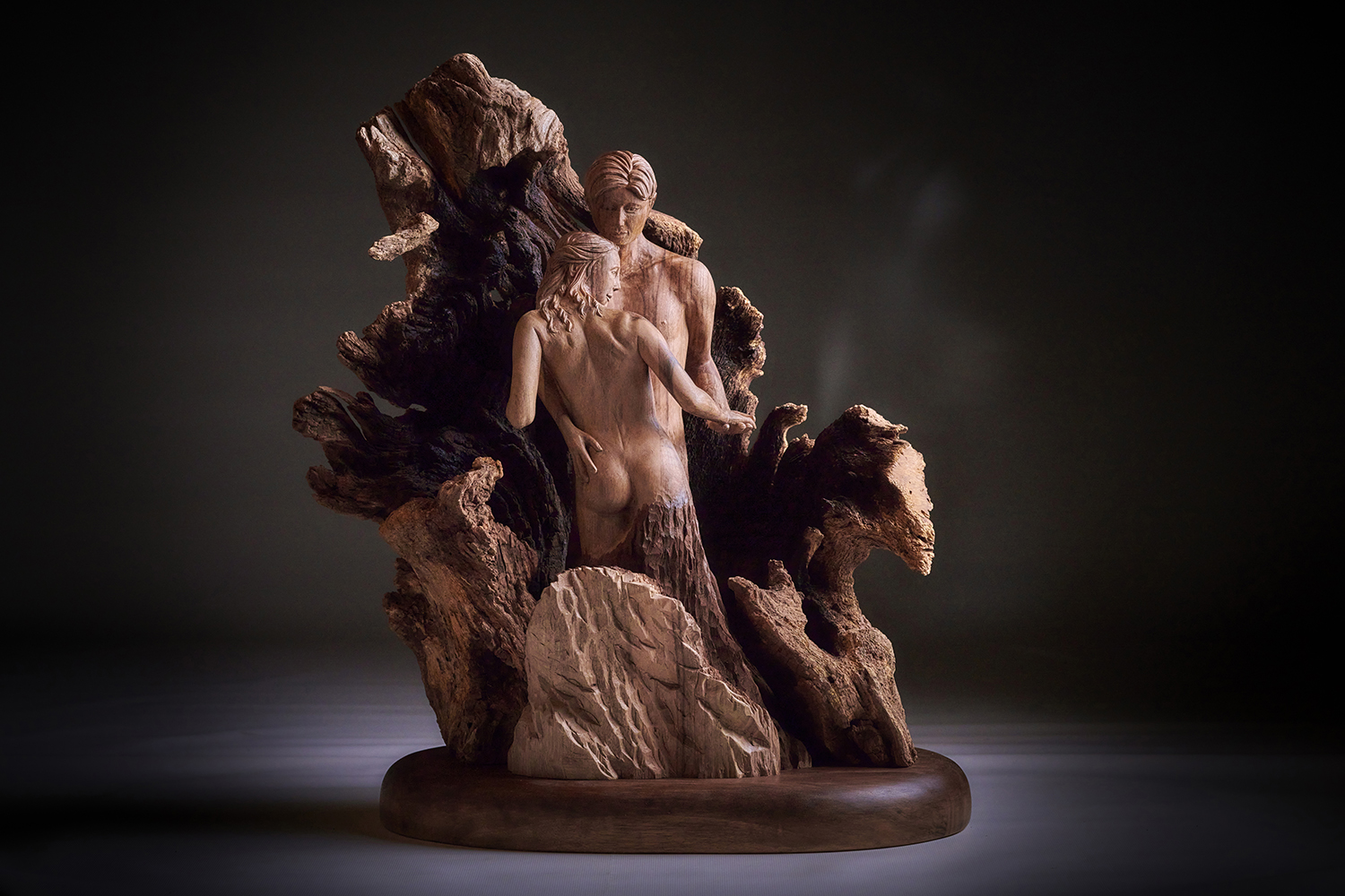Sculpture symbolisant l’amour et la naissance d’un couple